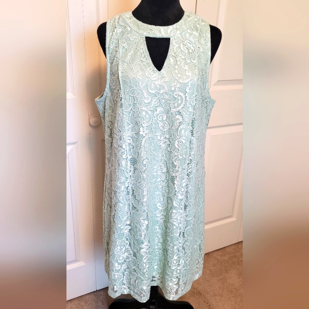 Maurices MINT Floral lace Shift Dress with Metallic Shimmer XL